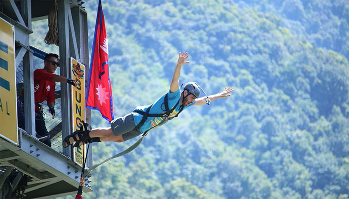 Bungee jumping in rishikesh