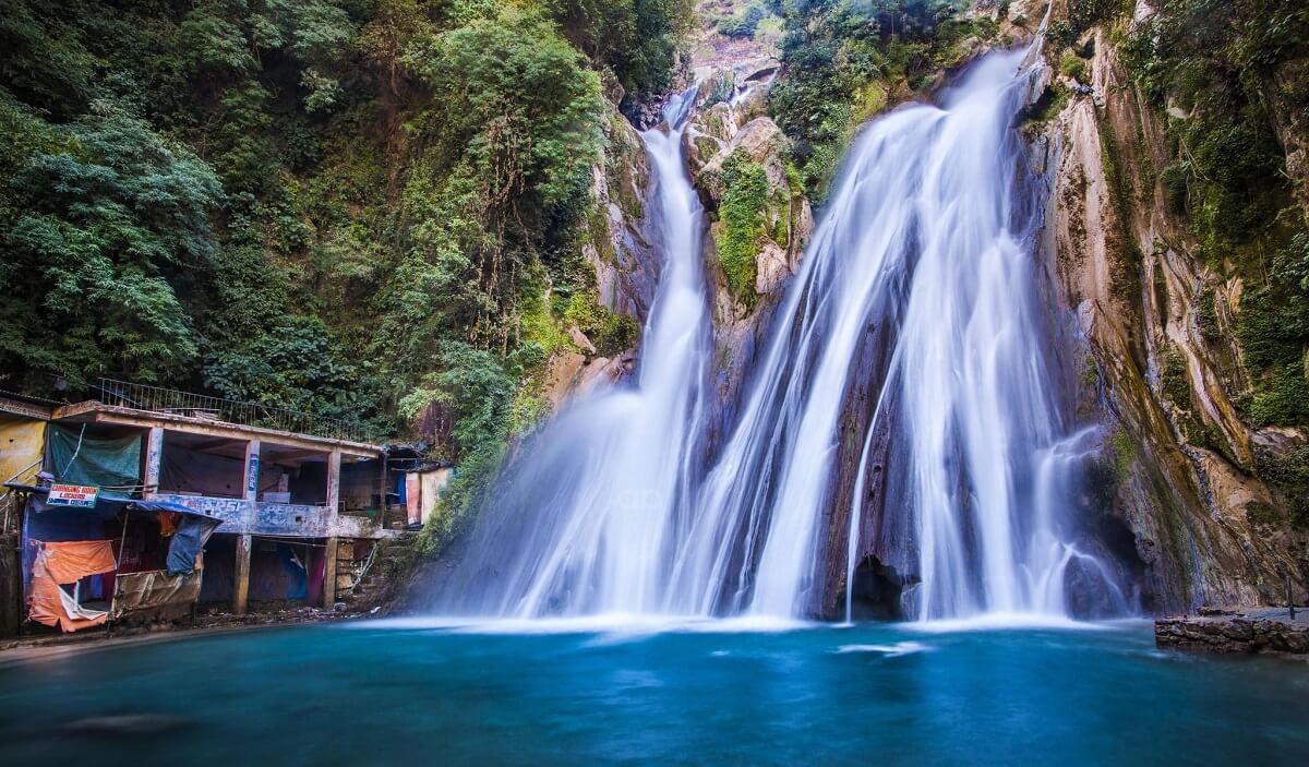 Valley of Kempty Falls Uttarakhand