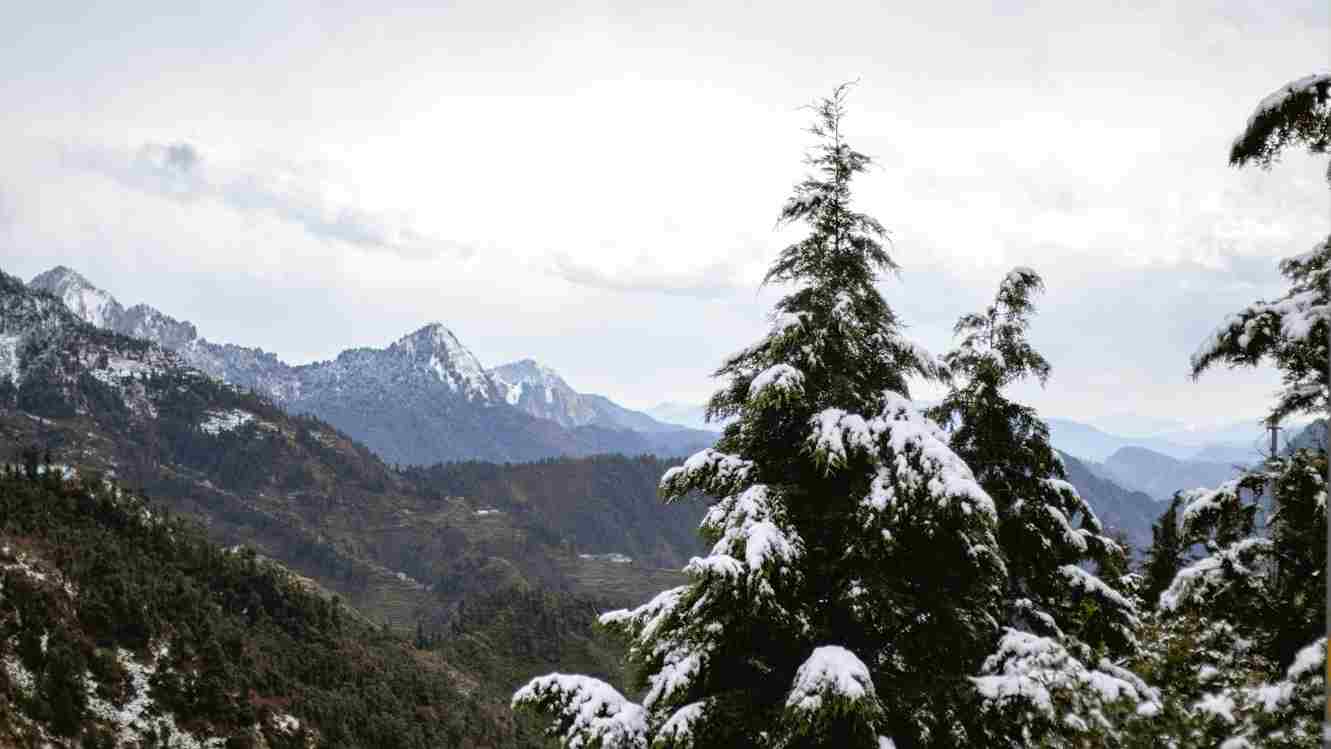 snow palces in uttarakhand